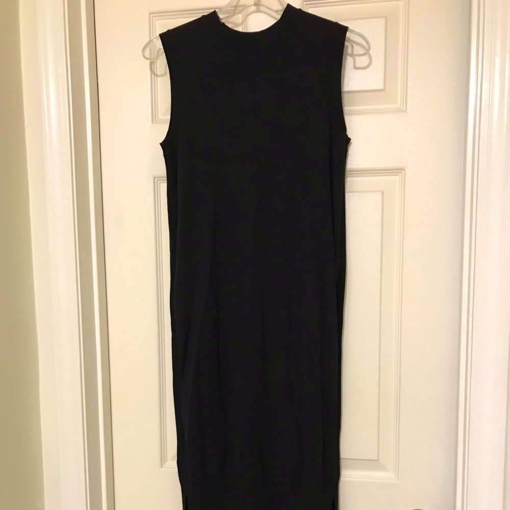 DKNY long Vest top w/ side slits